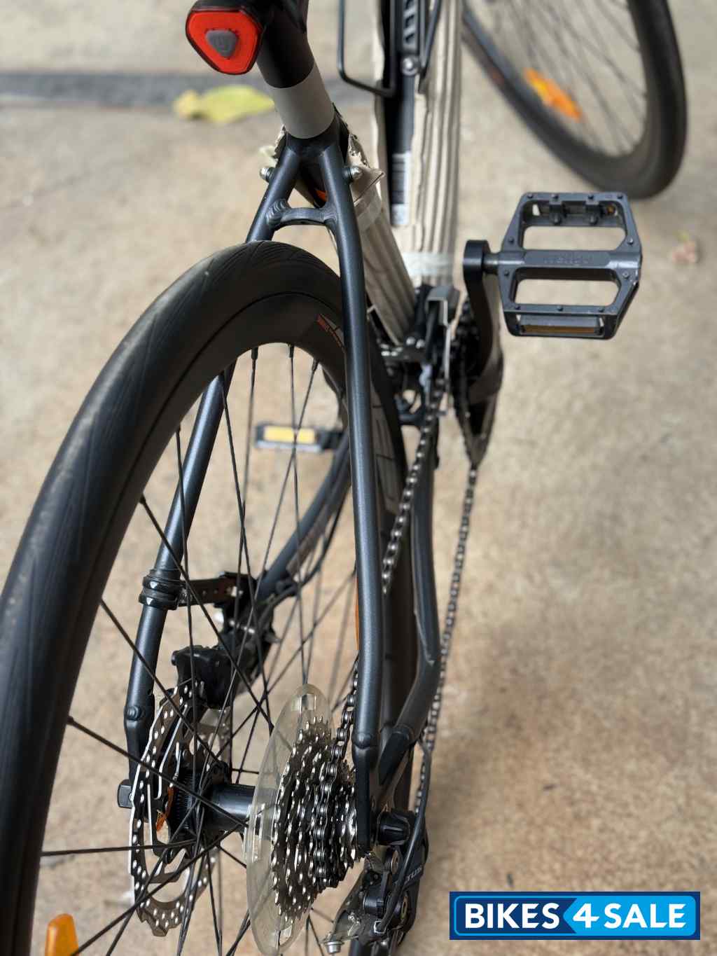 Bicycle  Shimano Bergamot Sweep 4 Urban Commuter