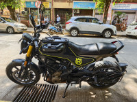 Husqvarna Svartpilen 250