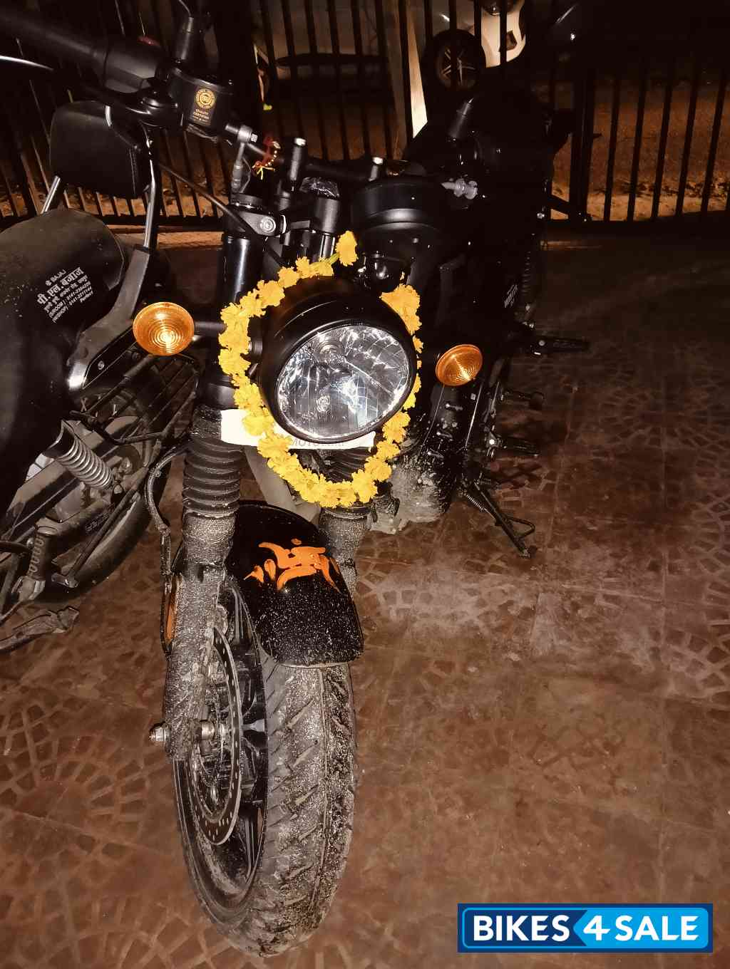 Dapper Grey Royal Enfield Hunter 350 Metro