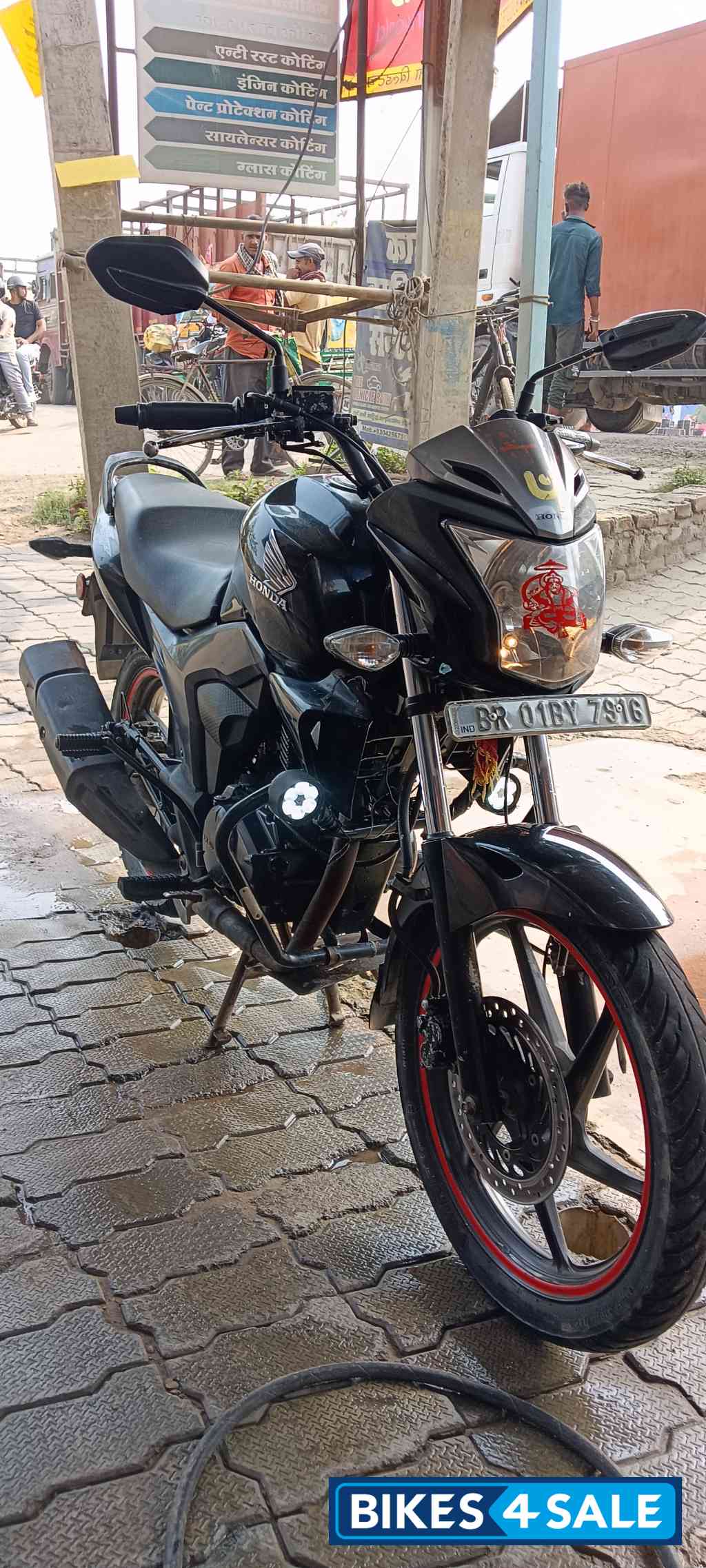 Black Honda CB Trigger