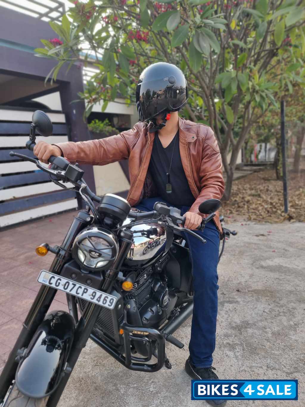 Jawa 42 Bobber Black Mirror