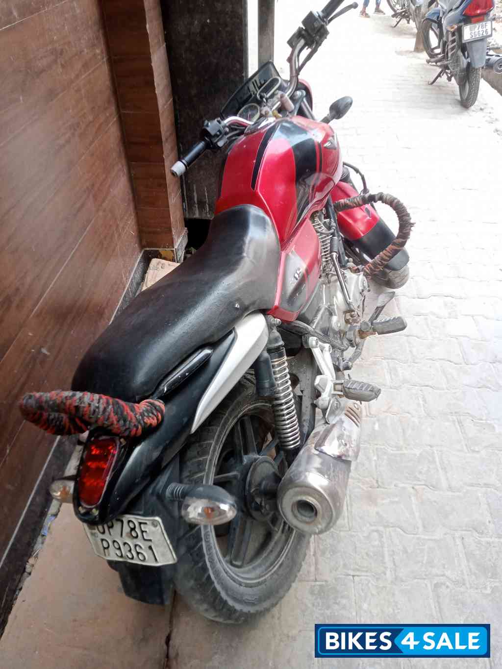 Bajaj V15