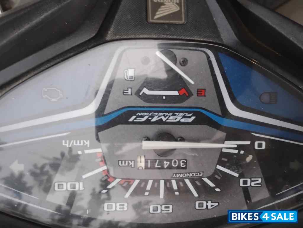 Pearl White Honda Activa 6G