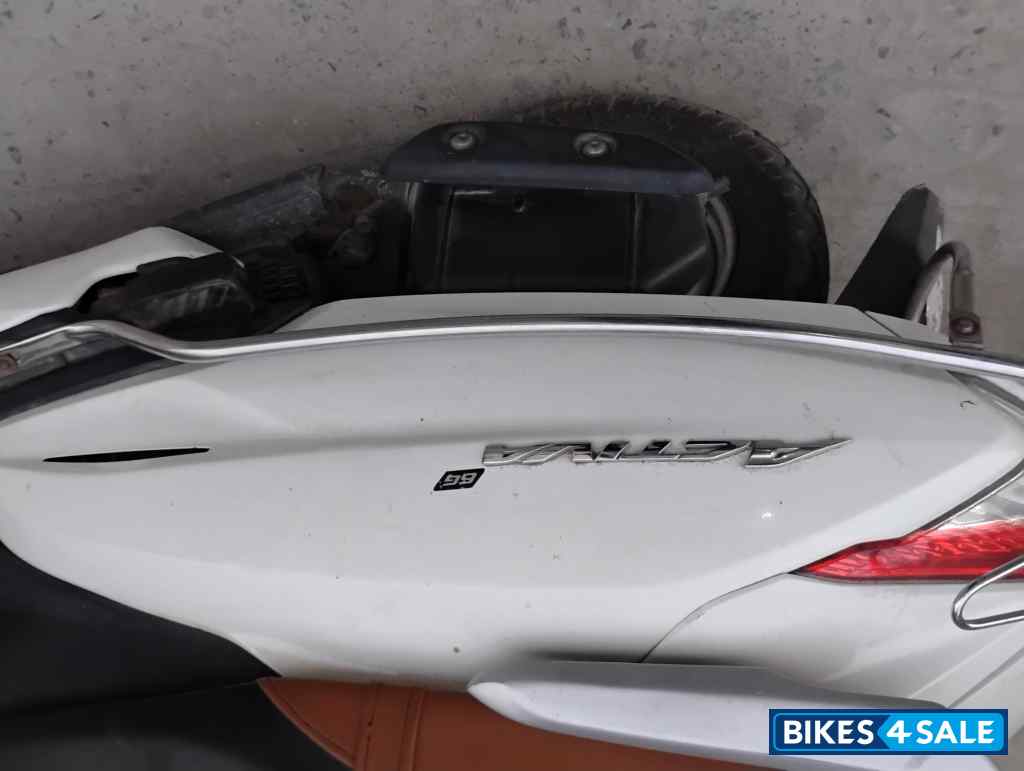 Pearl White Honda Activa 6G