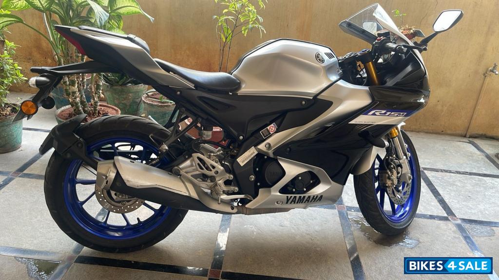 Yamaha R15M