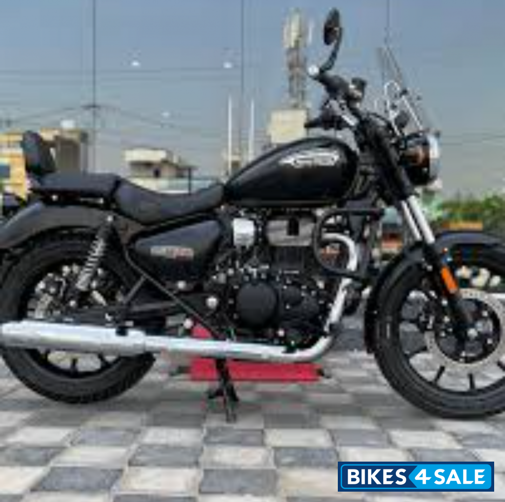 Royal Enfield Meteor 350 Stellar