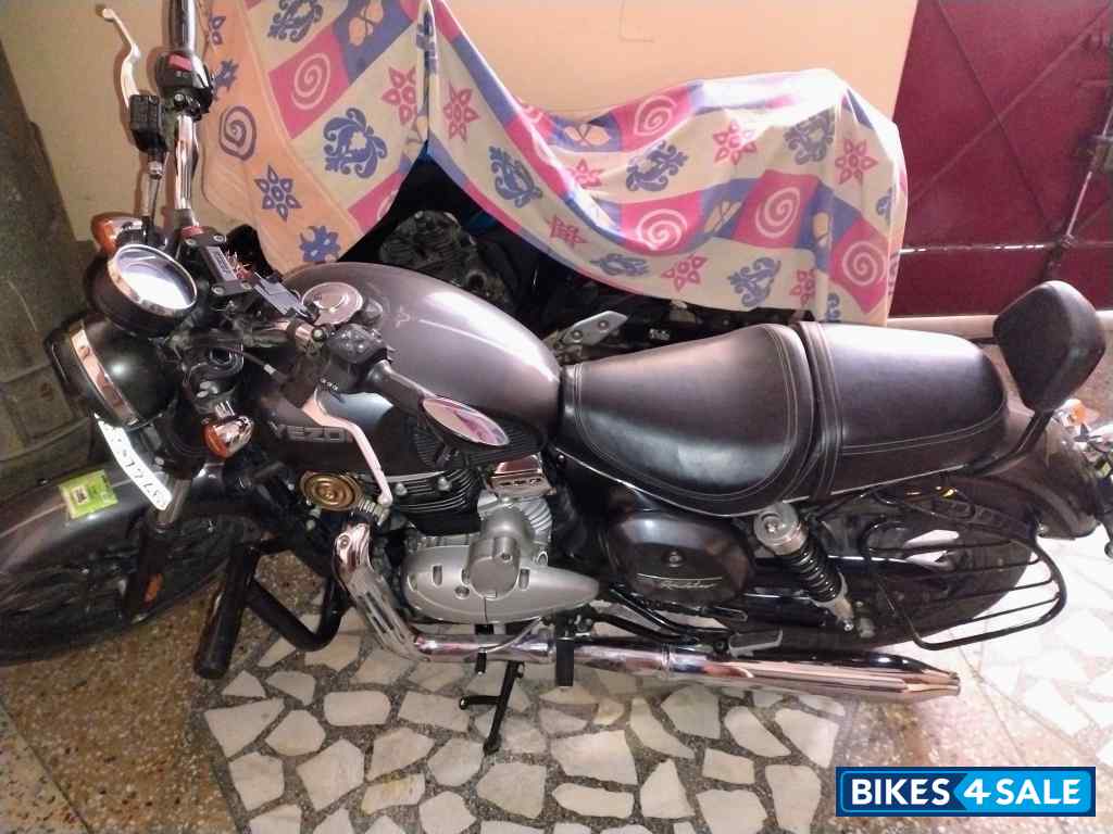 Chrome - Gallant Grey Yezdi Roadster Chrome