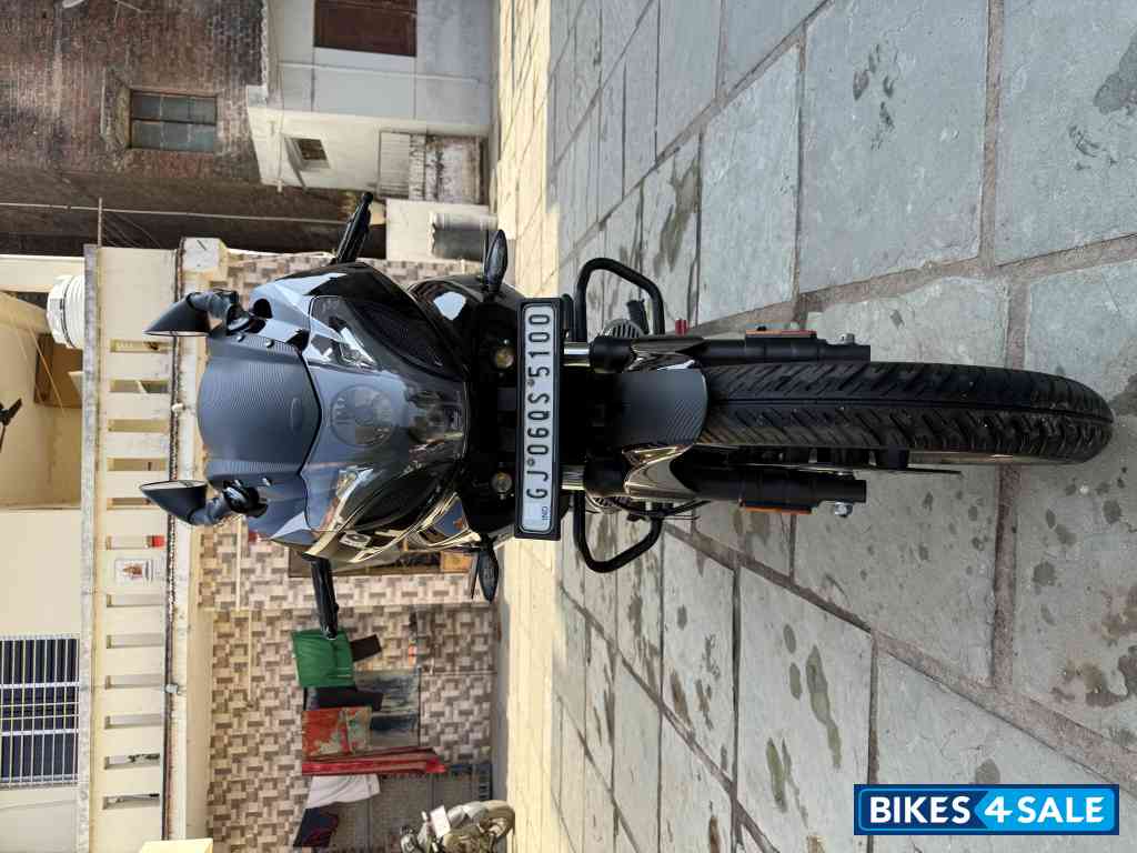 Bajaj Pulsar 220F BS6