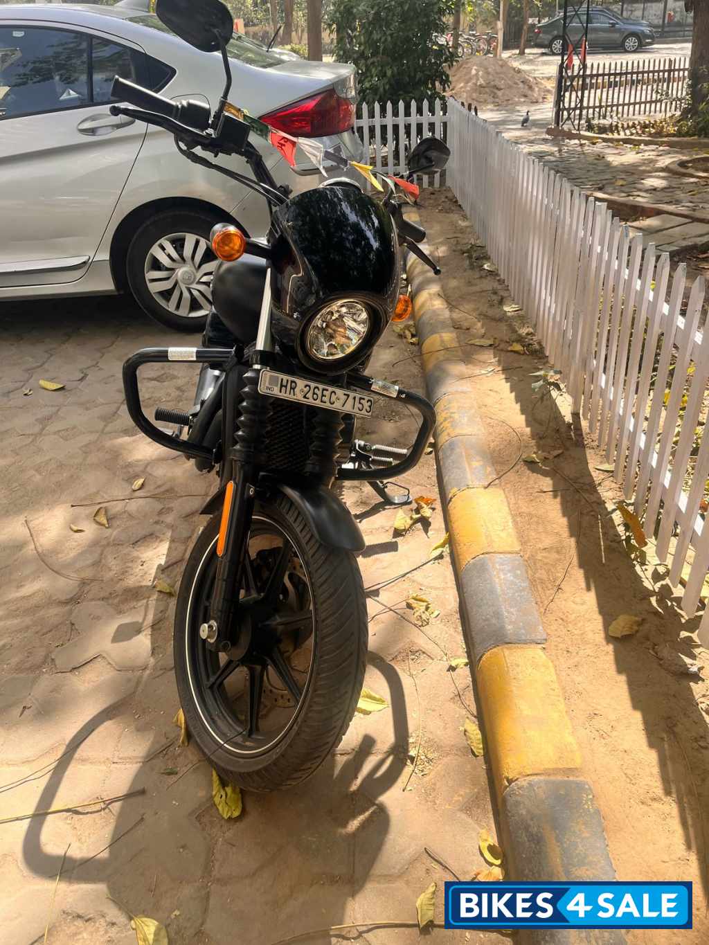 Black Harley Davidson Street 750