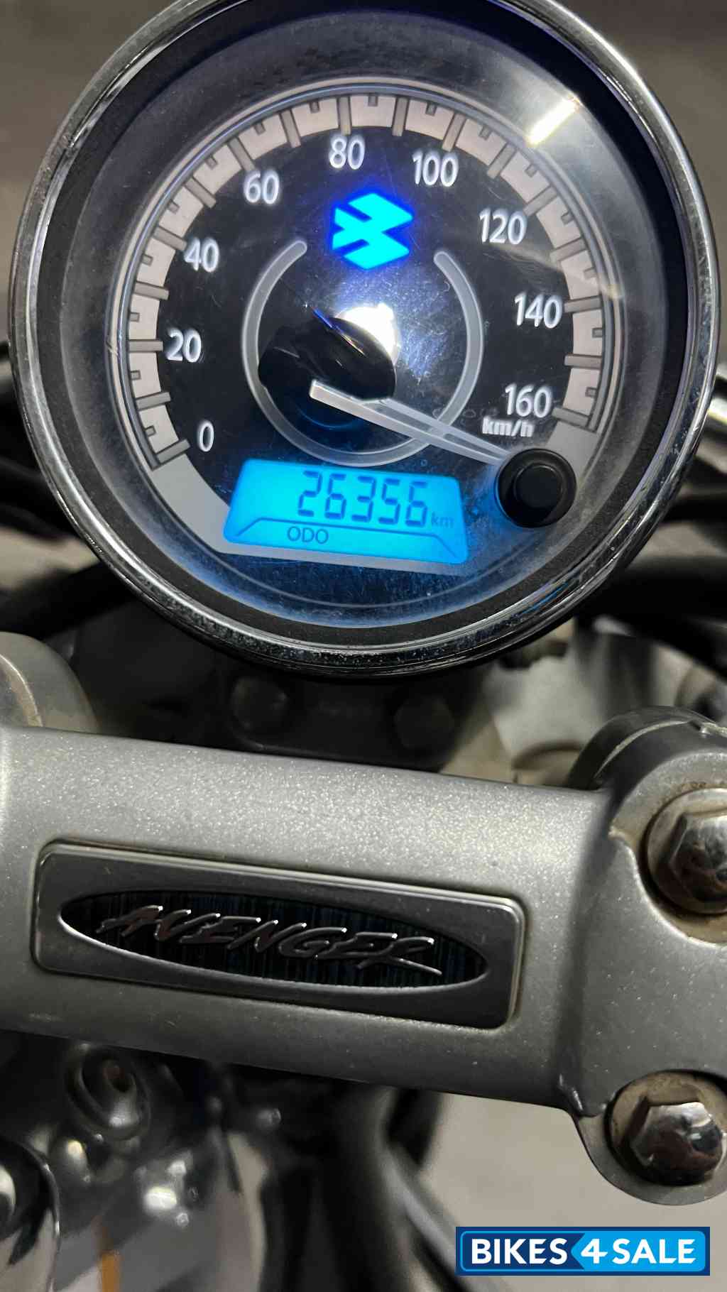 Black Bajaj Avenger Cruise 220