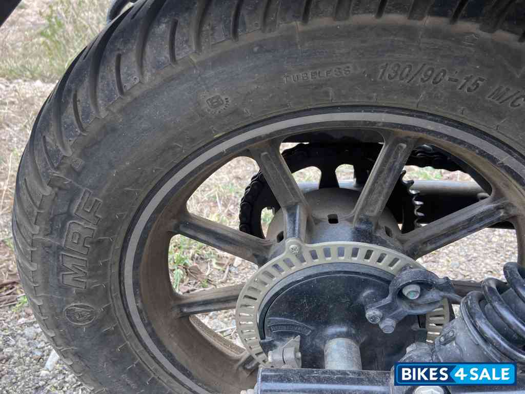 Grey Black Bajaj Avenger Street 160 BS6