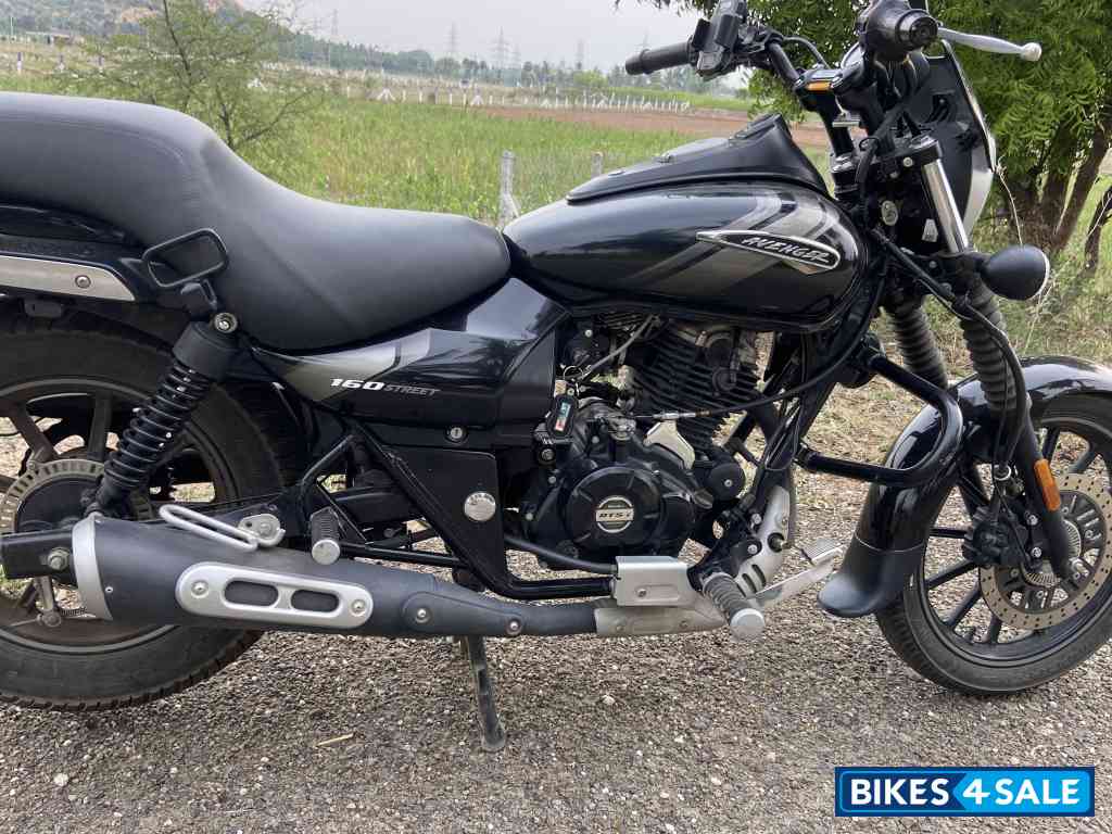 Grey Black Bajaj Avenger Street 160 BS6