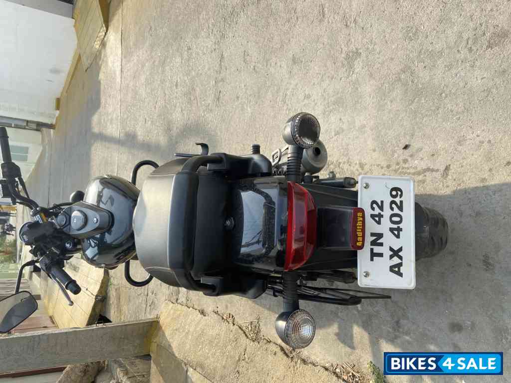 Grey Black Bajaj Avenger Street 160 BS6