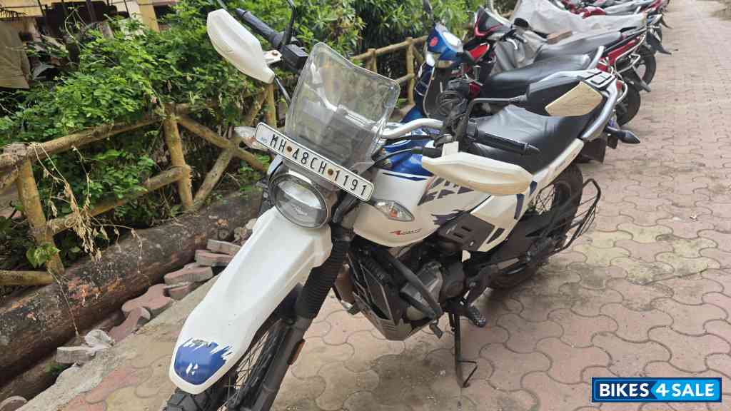 White Blue Hero Xpulse 200 4V