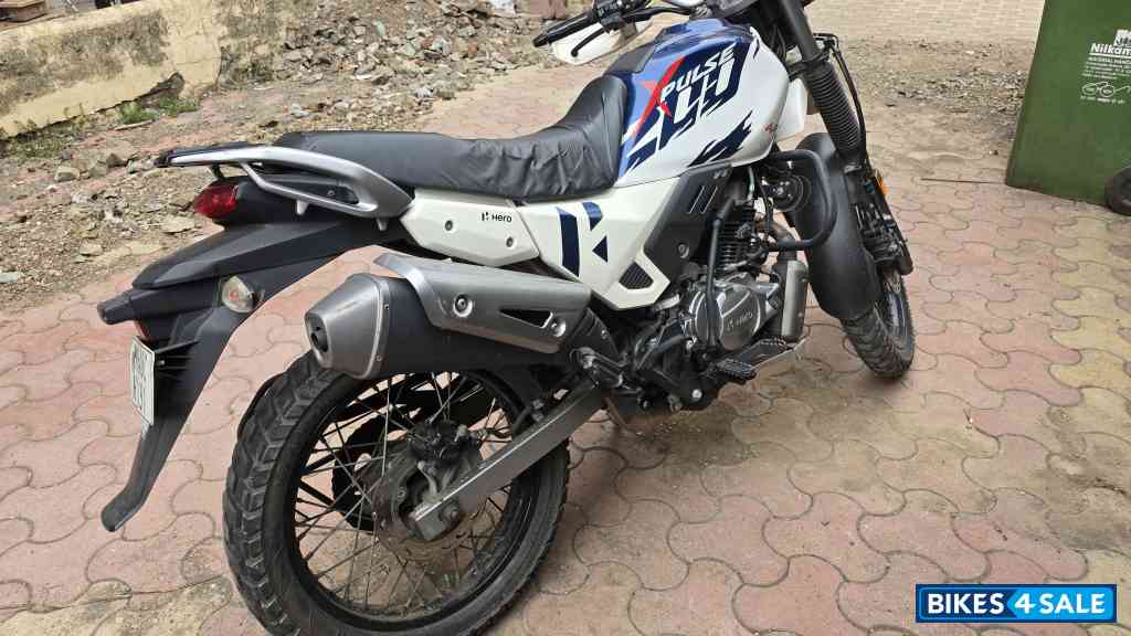 White Blue Hero Xpulse 200 4V