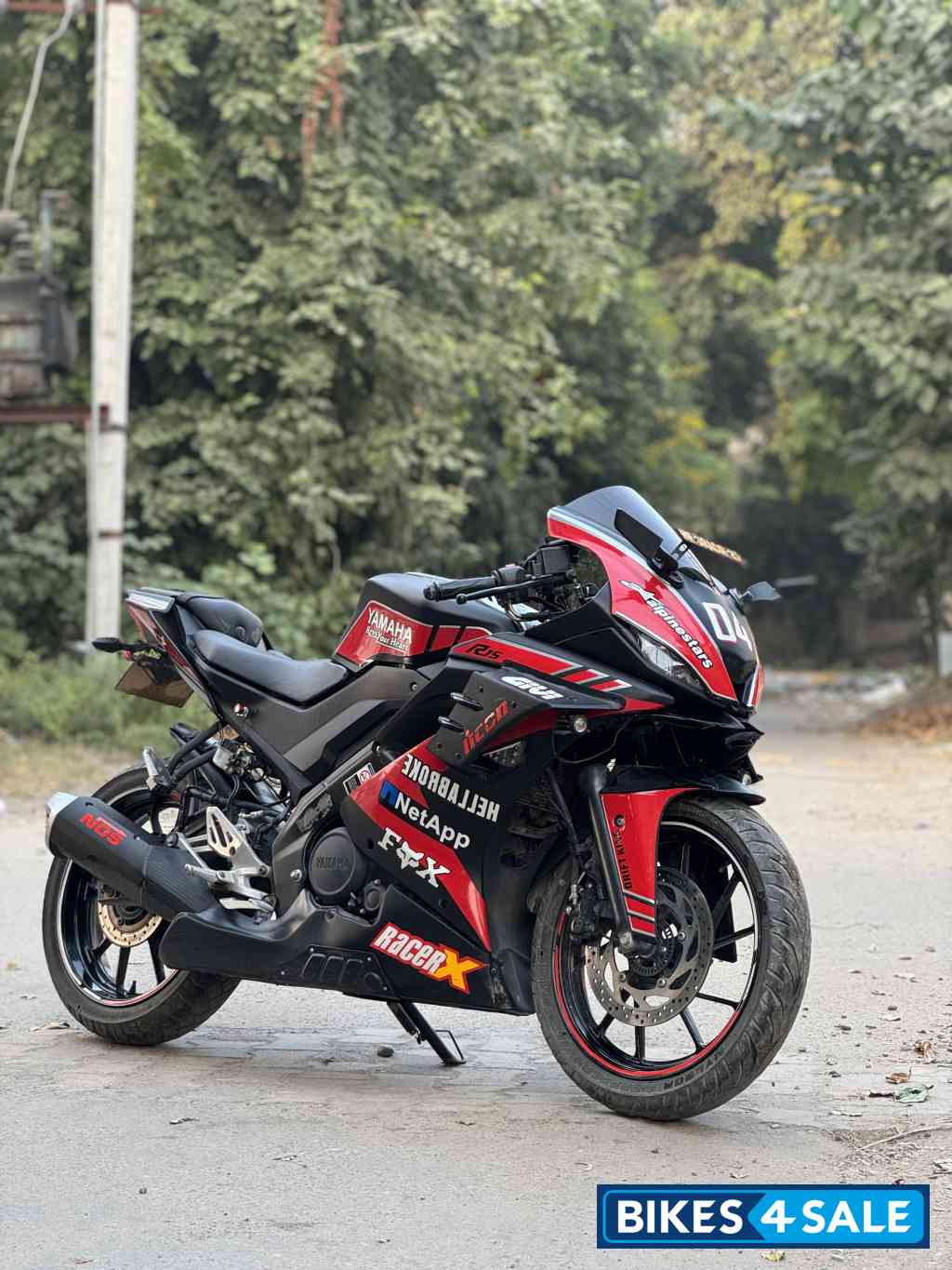 Black Yamaha YZF R15 V3