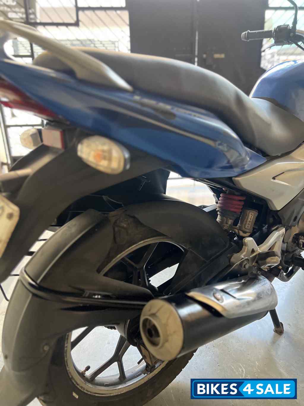 Blue Bajaj Discover 125 ST