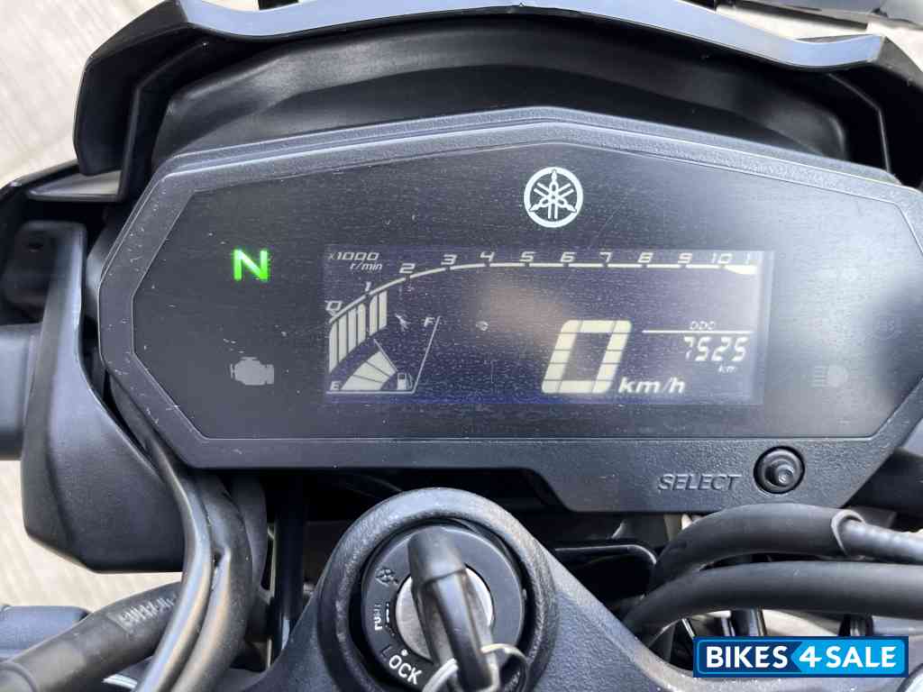 Black Yamaha FZS 25 BS6