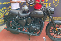 Royal Enfield Classic Stealth Black
