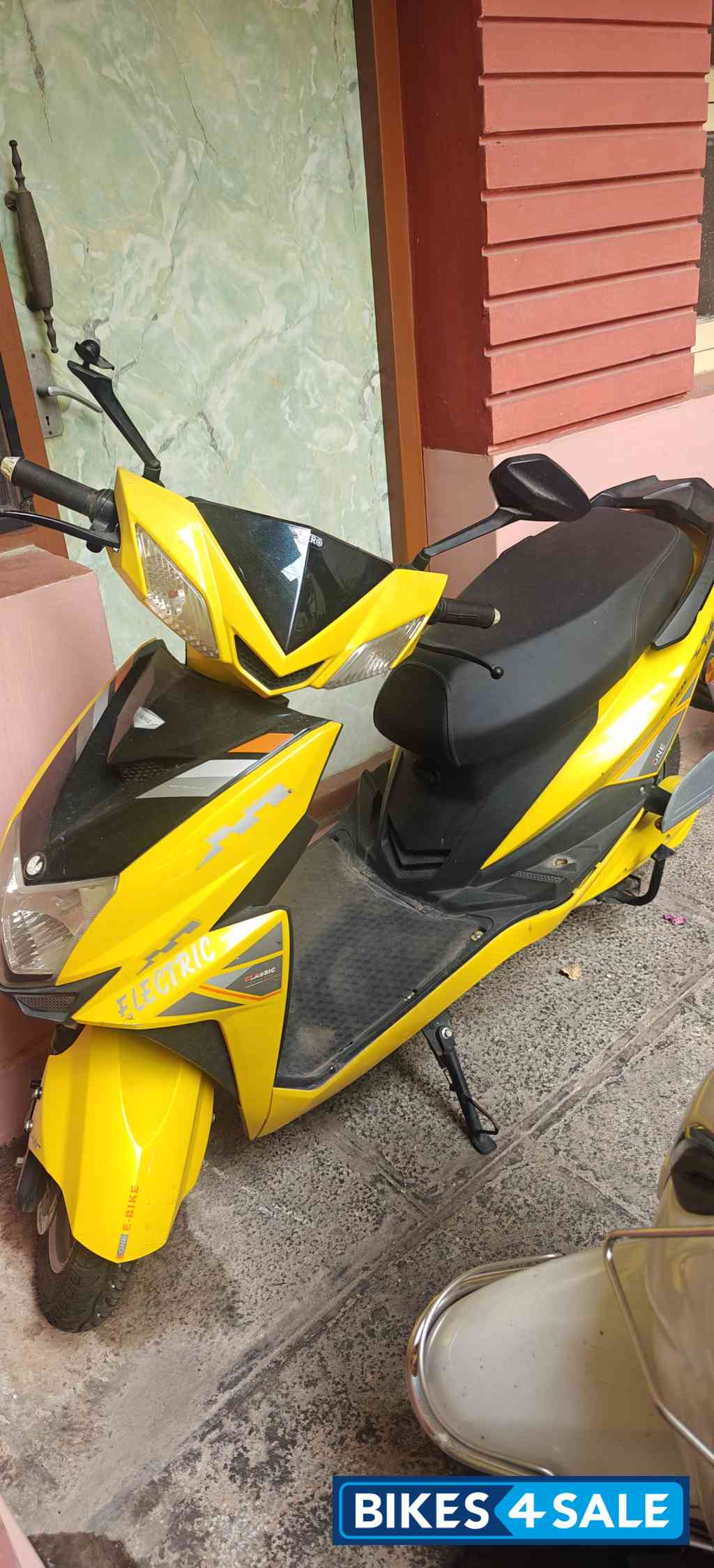 Sports Yellow Victory Vero Lithium Ion
