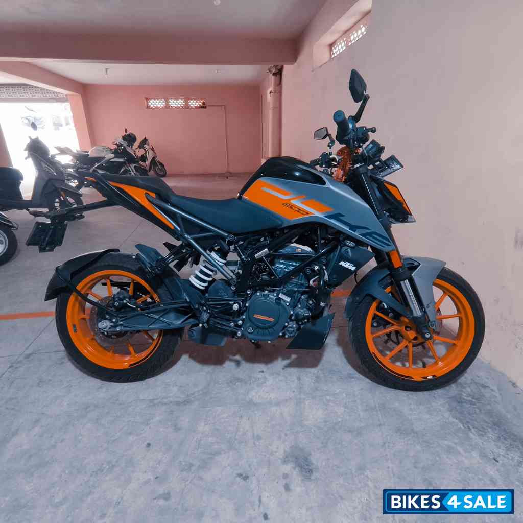 KTM Duke 200