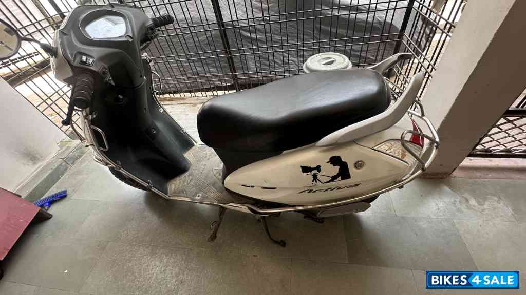 White Honda Activa White Honda Activa