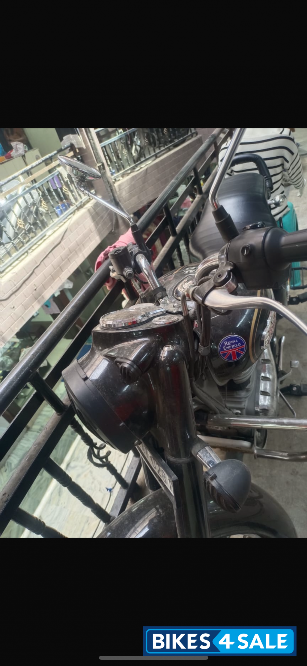 Black Royal Enfield Bullet Standard 350