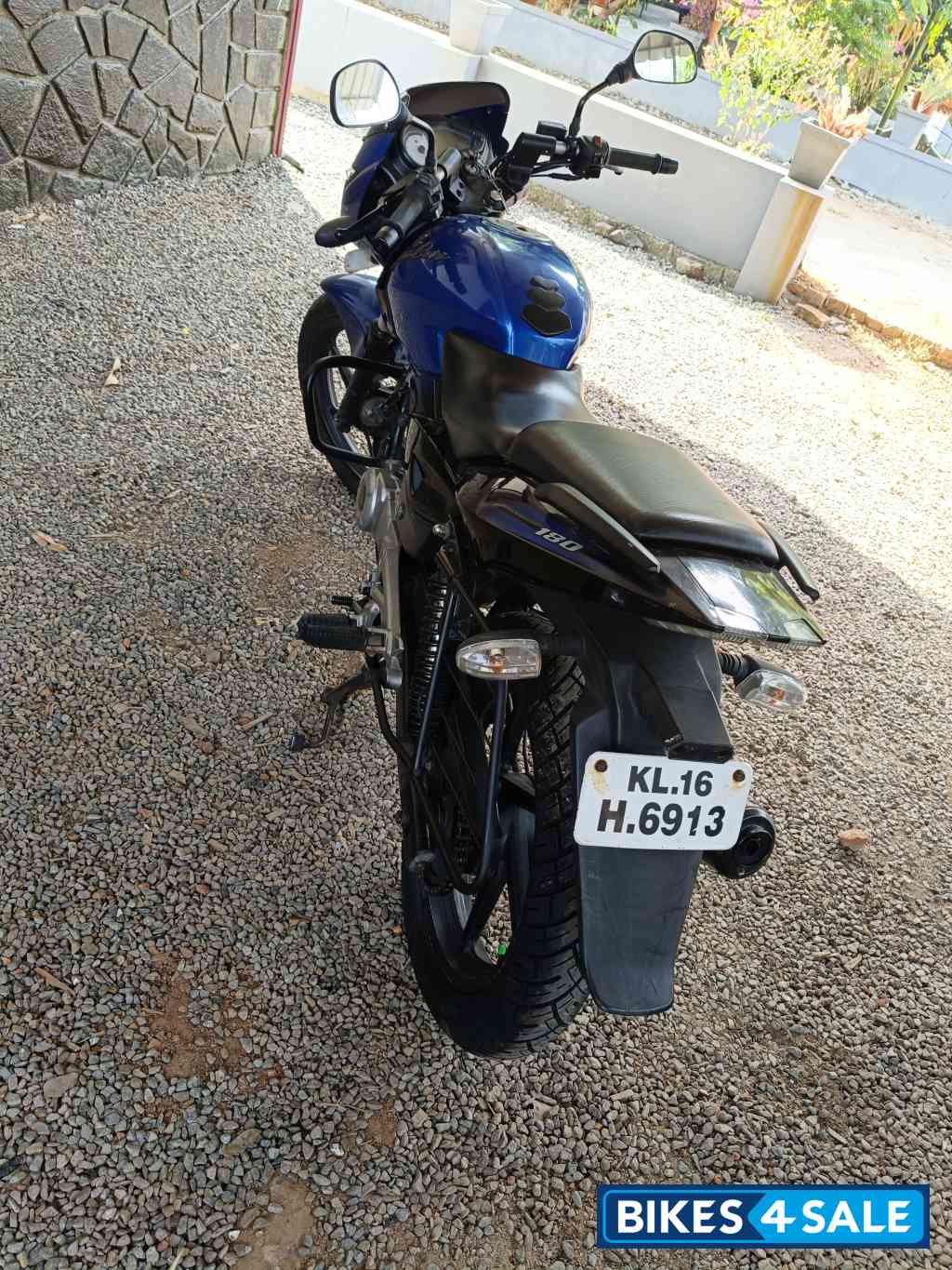 Bajaj Pulsar 180