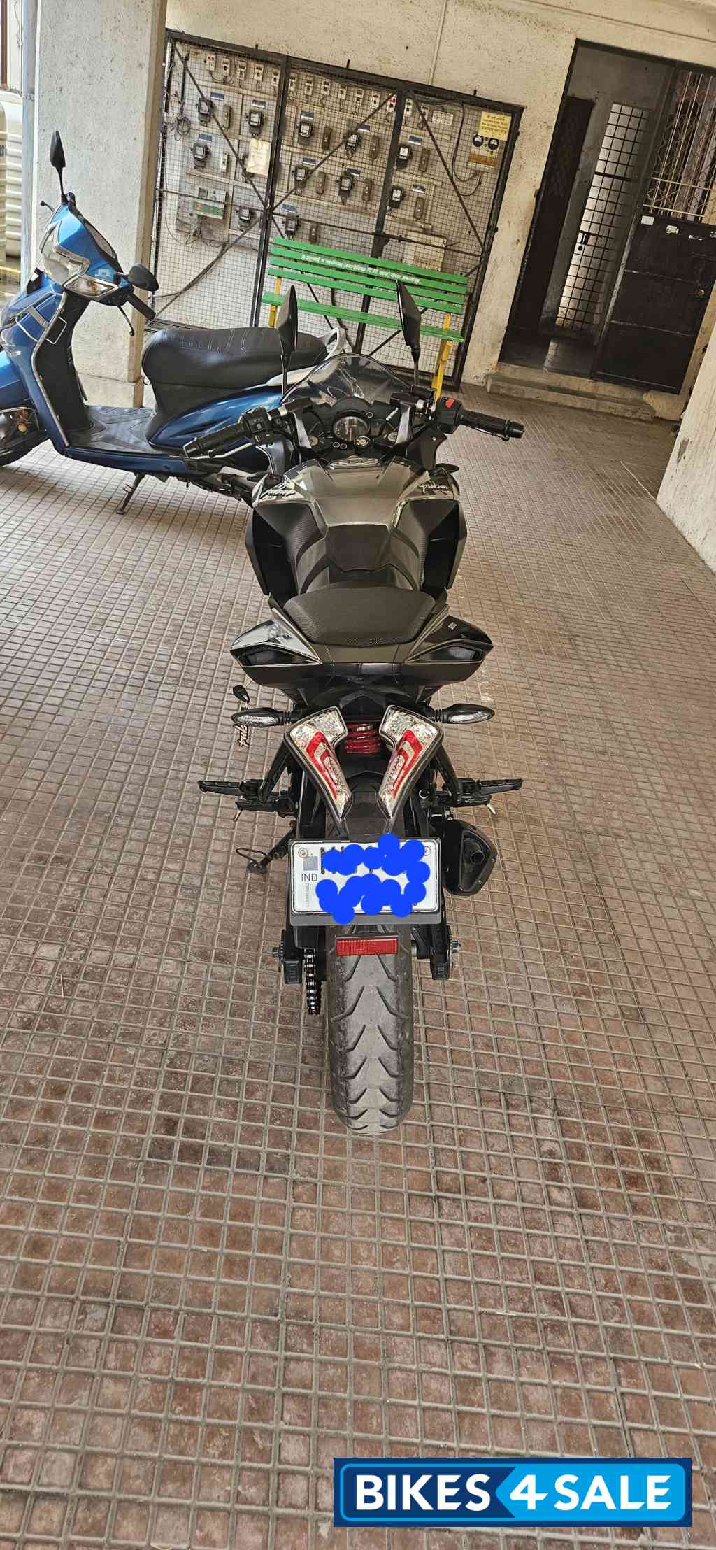 Pewter Grey Bajaj Pulsar RS 200 BS6