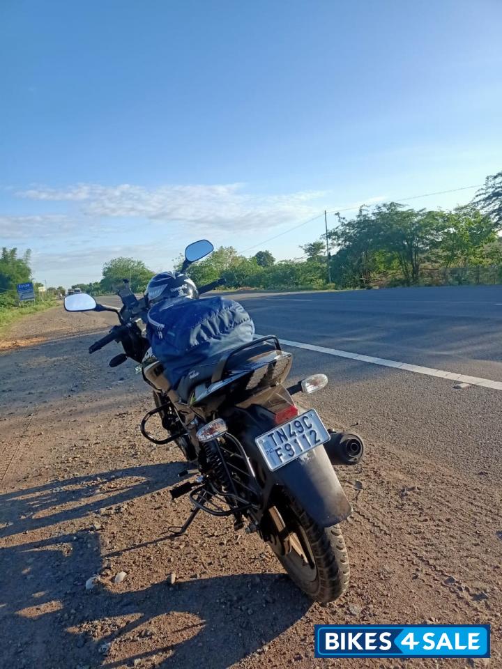 Black Bajaj Pulsar 125 Black Bajaj Pulsar 125