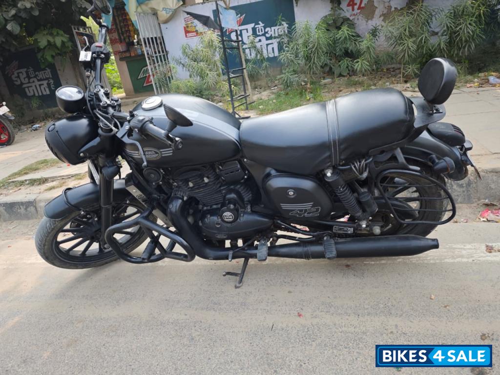 Black Jawa 42 Dual Channel ABS AllStar Black