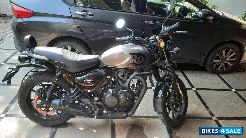 Grey Royal Enfield Hunter 350 Metro