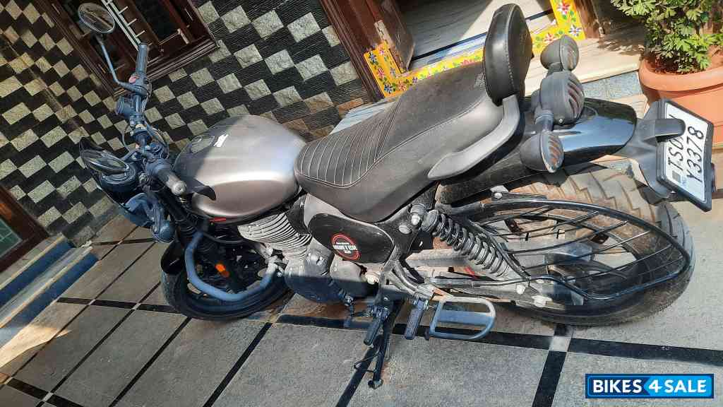 Grey Royal Enfield Hunter 350 Metro