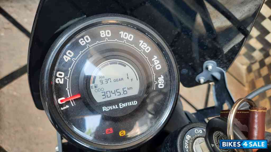 Grey Royal Enfield Hunter 350 Metro