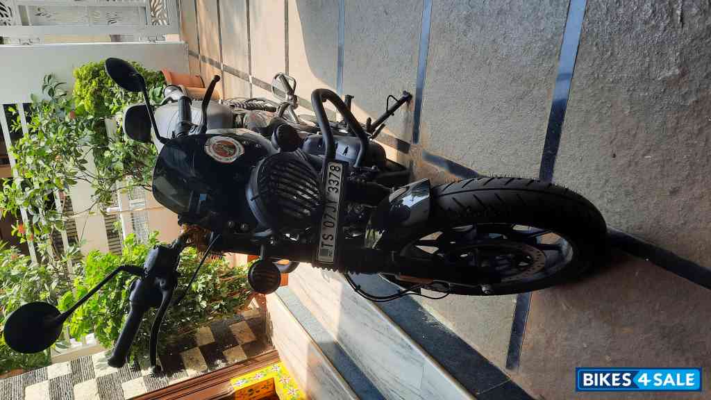Grey Royal Enfield Hunter 350 Metro