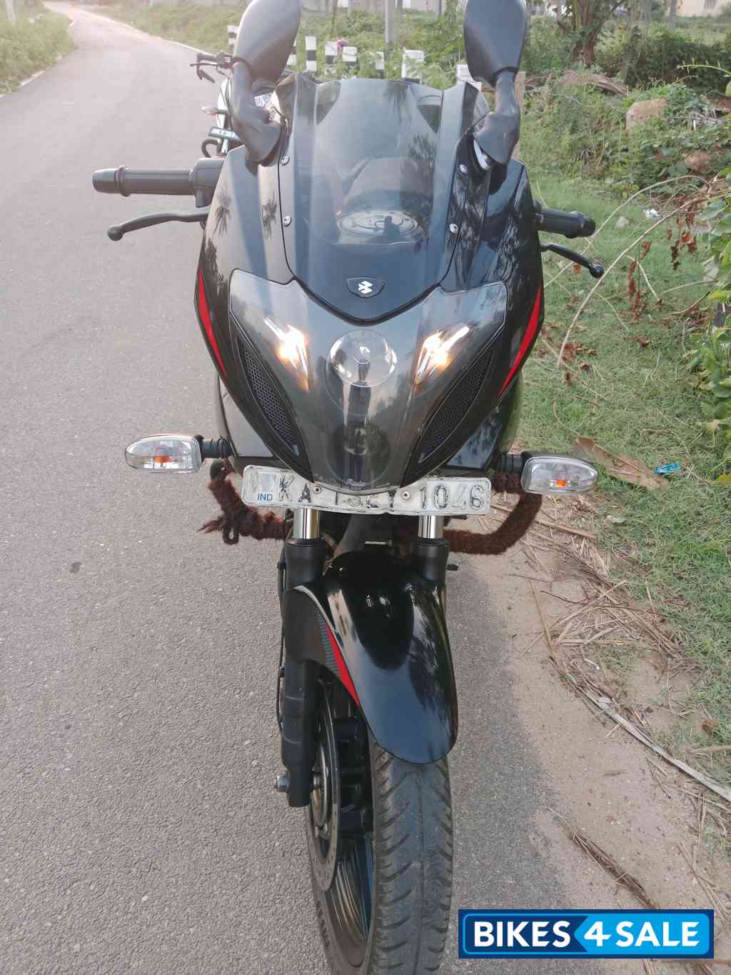 Bajaj Pulsar 220F