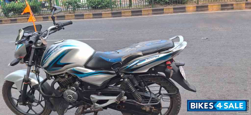 Bajaj Discover 125M