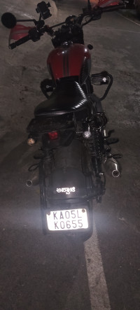 Yezdi Scrambler Dual Tone