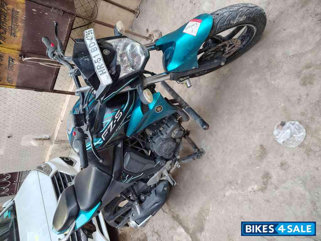 Blue Yamaha FZ-S