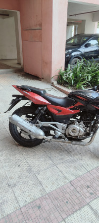 Bajaj Pulsar 220F