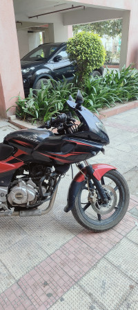 Bajaj Pulsar 220F