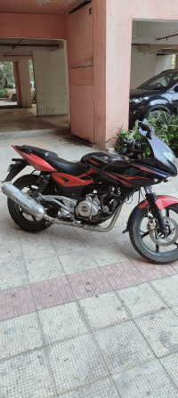 Bajaj Pulsar 220F