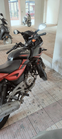 Bajaj Pulsar 220F
