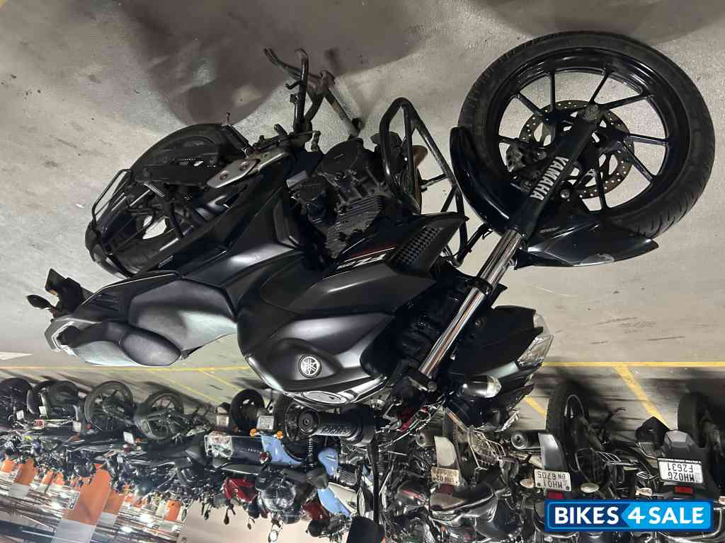 Mat Black Yamaha FZ25