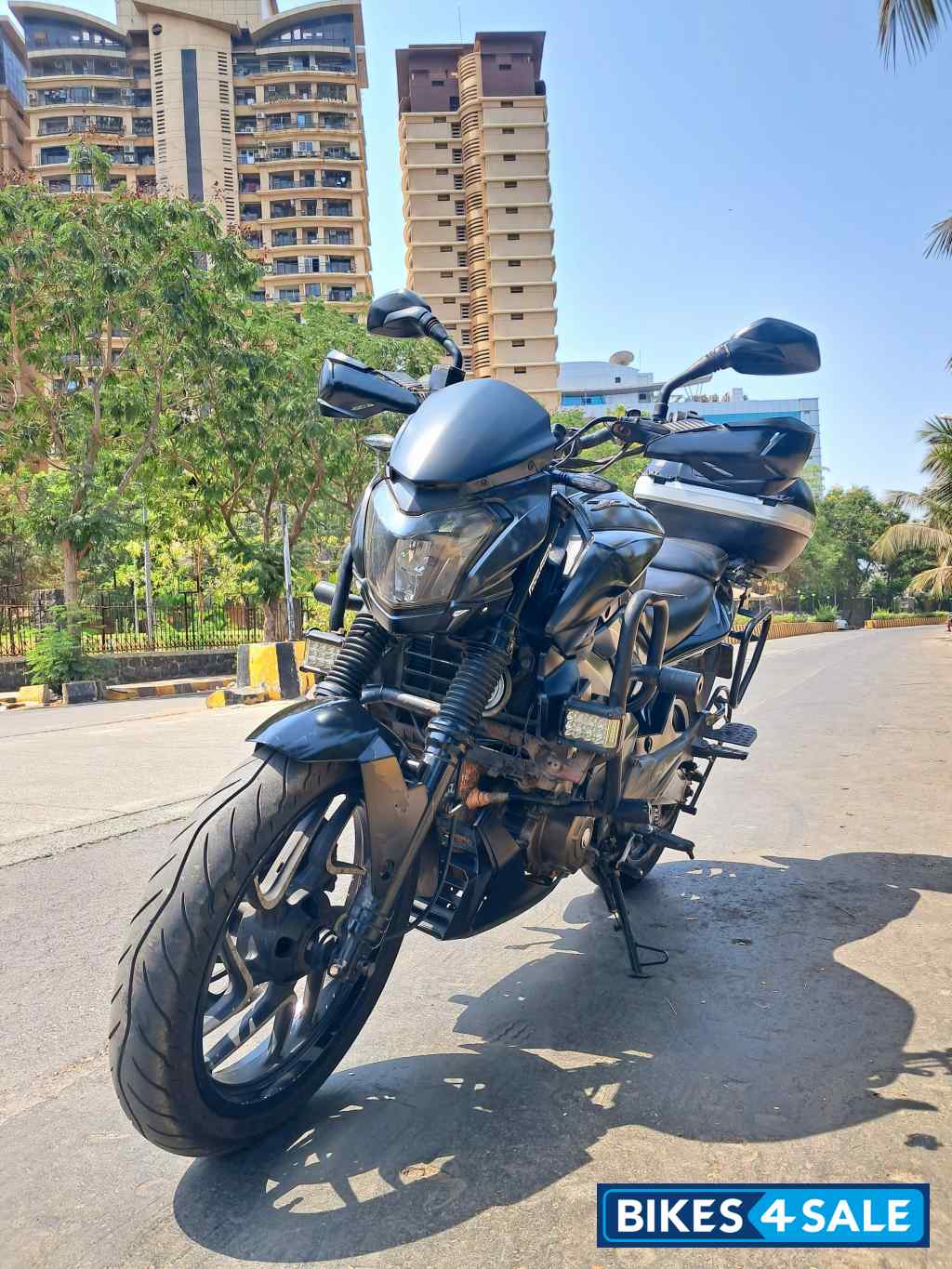 Bajaj Dominar 400 Disc