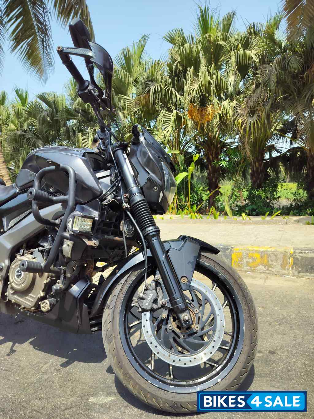 Bajaj Dominar 400 Disc