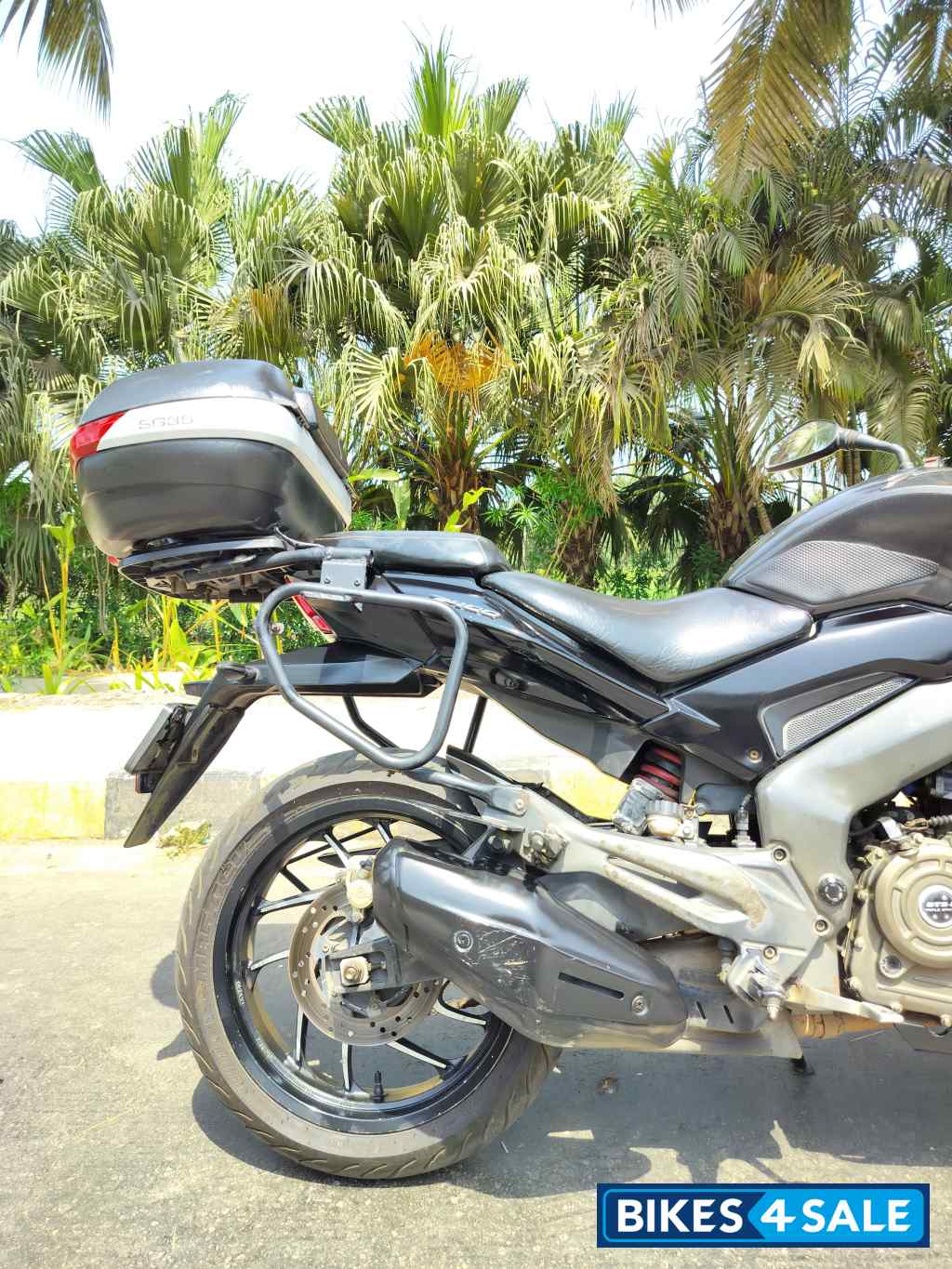 Bajaj Dominar 400 Disc
