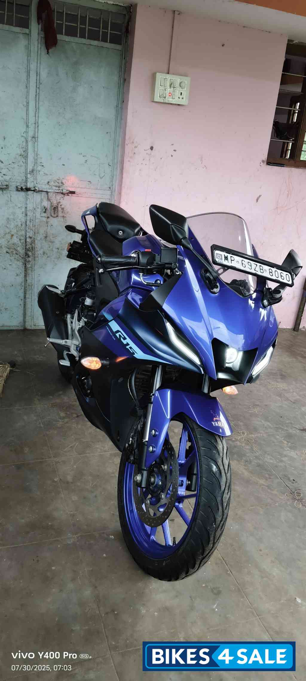 Blue Yamaha R15 V4