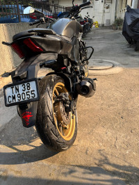 Matte Black Bajaj Dominar 400