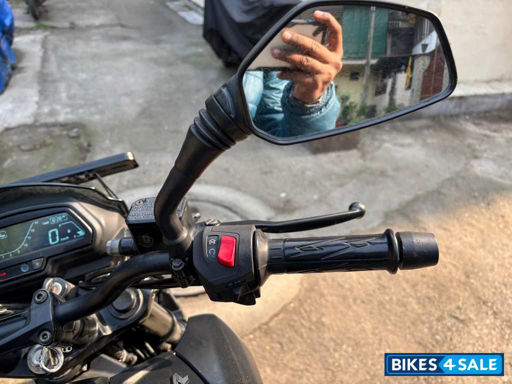 Matte Black Bajaj Dominar 400